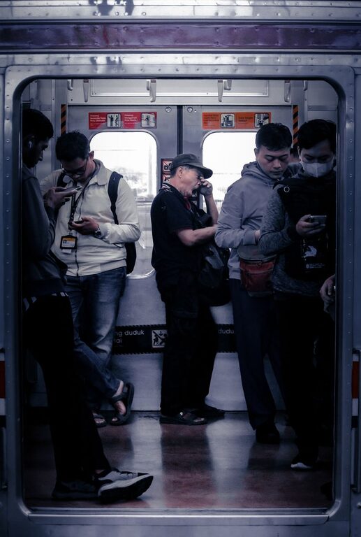 How to Maintain Healthy Phone Habits for a Balanced Life